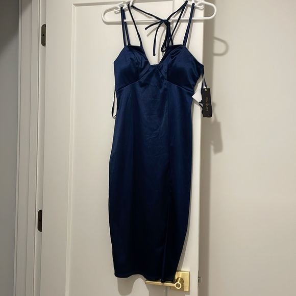 NWT Navy satin halter strappy midi or knee dress XS junior 3 v cut pads empire - Picture 10 of 10
